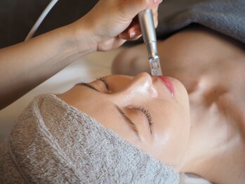 ベル 戸塚(Belle)の写真/【ニキビ/赤み/肌荒れ跡ケア】ハーブピーリング+エステ版ダーマ/プラズマシャワーで即日変化を実感◎