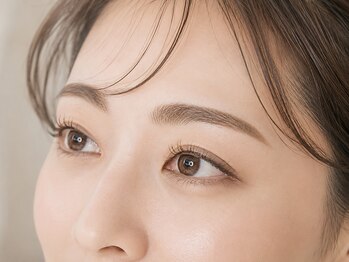 プリマベーラ 箕面店(Primavera)の写真/【箕面船場阪大駅前★完全個室】今話題のまつげパーマ！１人１人の目の形に合わせて自然な仕上がりを実現☆