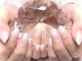 白グラデーションネイル