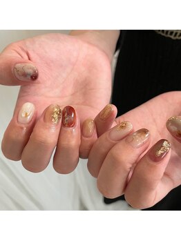 ロクサンサン(633)/ブラウンニュアンスネイル