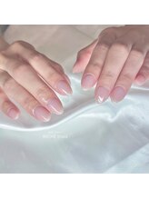 リッシュ トロワ(RICHE trois)/いちごみるくカラーネイル