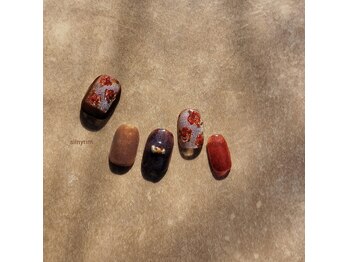 シルニー リム(Silny rim)/アシンメトリーニュアンスネイル