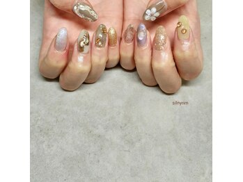 シルニー リム(Silny rim)/アシンメトリーニュアンスネイル