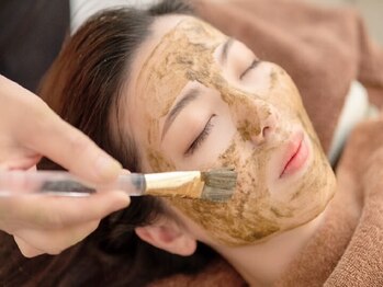 エステサロン クレイドルフェザーの写真/夕方になってもざらつきのないツルツルな毛穴に☆毛穴詰まり&黒ずみ徹底改善!施術後のお肌に大満足♪