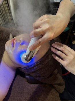 ユウリ(Yuuri)/マッサージ付・フェイシャル