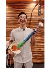 瓢箪山駅前整骨院/背骨整体