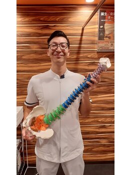 瓢箪山駅前整骨院/背骨整体