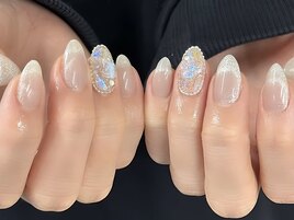 煌めきあふれる埋め尽くしネイル