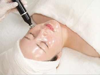 マラマ(Malama)の写真/【結果にこだわるシミ改善】30代以降から気になるシミのお悩みに◎アクアダーマでシミ・シワ徹底改善★