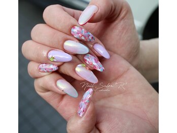 ネイルサロン R/ピーコック/細フレンチ×Aki