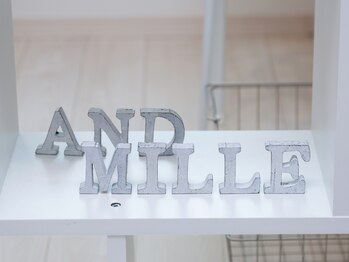 アンドミル(AND MILLE)/内観