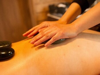 康楽園リラクゼーションの写真/お仕事や勉強で疲れたメンズの疲労改善、不調の改善♪駅徒歩1分＆23時迄営業しているのでお仕事帰りにも◎