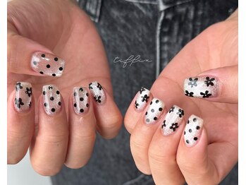 ネイルサロン ティフィン(tiffin)/~マグネットデザイン~