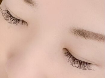オーラ(Aura)の写真/【新世代マツエク"デザインキープラッシュ"】デザインキープ力抜群!!軽く、モチも良くばらつきがない♪