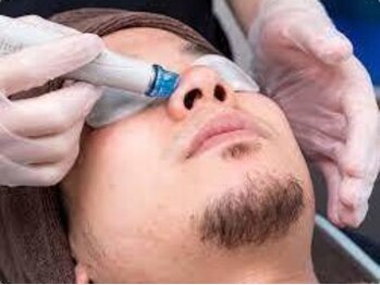 サロンマティス(SALON MATHIS)の写真/【秋冬の乾燥・老化肌対策ケア】ハイドラピーリング90分 ￥20,000→￥15,600 肌の水分量UP!新陳代謝を促進!