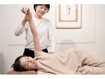 キナリ 新宿(CINARI)/肋骨周りのほぐしととストレッチ