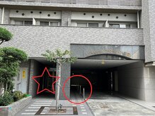 ルシアル空間の雰囲気（【サロン案内】☆→マンション入り口/◯→駐輪場）