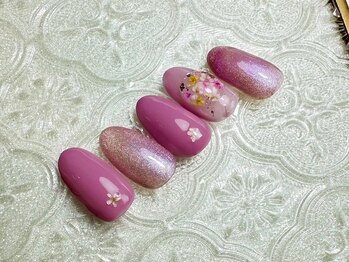 ビューティフルムーン ネイル 本厚木(Beautiful Moon Nail)/☆押し花定額☆