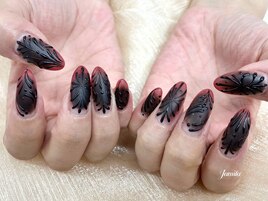 漆黒ボタニカルネイル