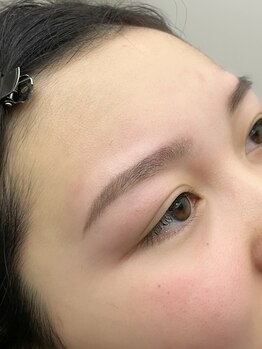 カリスコスミックビューティー 渋谷店(Charis Cosmic Beauty)/大人気ストレートアーチ眉♪