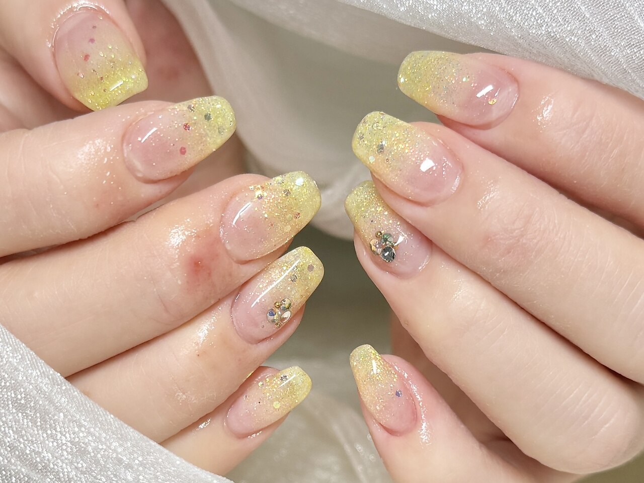 ネイルチップ 現品 オーダー　夏 キラキラ 大人かわいい ブライダル 透け感 2026年夏トレンド】透け感のネイルデザイン集｜人気順｜3ページ目