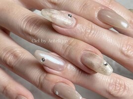 ニュアンス　ベージュネイル
