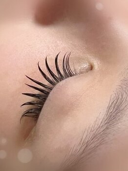 ベルリエナ(Belle Liena)の写真/【似合わせデザイン×高持続◎】丁寧なカウンセリングで理想を形に。自慢のキープ力でパッチリ瞳が続く♪