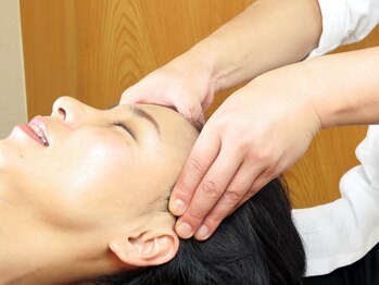 頭と首と顔のマッサージ パチューカ(PACHUCA)/自律神経が整います