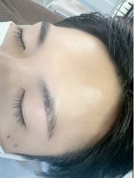 カーラ(Curla)の写真/【理想の美眉に☆】顔の印象は眉毛で決まる！黄金バランスで男を格上げする眉デザインを実現♪清潔感もUP!!