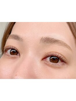 ナチュラル上品な目元にしたい