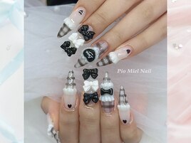 ブラック×ホワイト×立体リボン