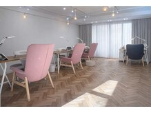 カラーズネイル エビス(Colors Nail Ebisu)の雰囲気（お洒落な店内でリラックスしながら施術を［マグネット／恵比寿］）