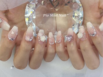 ピオミエルネイル 新宿(pio miel nail)/ホワイト×ローズ×立体フラワー