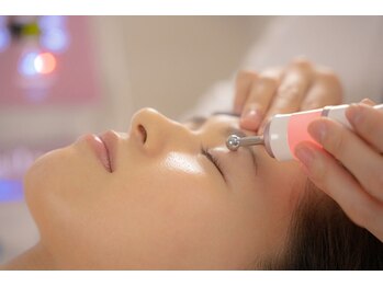 サーズ(SA’S)の写真/プラズマシャワーでターンオーバー促進を体験！肌悩みの根本にアプローチして輝く肌へ◎