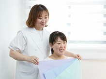 魅力を引き出すカラーを知って、メイクや毎日コーデを華やかに♪