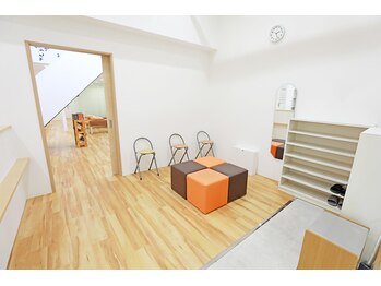 寝屋川まこと整骨院/待合スペース