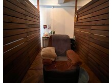 癒し～ぷ 大阪梅田店/店内は半個室でドライヘッドスパ