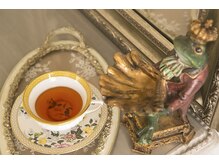 施術後は大好評季節のフレーバーティーを