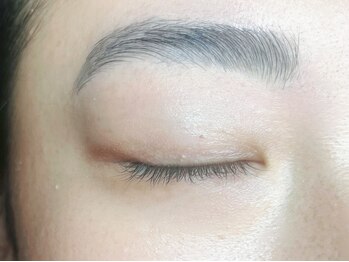 リリーブルー(Lily Blue)の写真/【眉が変わるとお顔の印象が変わる♪】あなたの黄金比を叶える美眉デザインで、更に自信の持てる目元へ◎