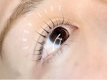 アイプラス タンゴイ オオフナ(eye plus tanGoi ofuna)/まつげパーマ