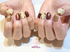 【大人ひまわりネイル】
