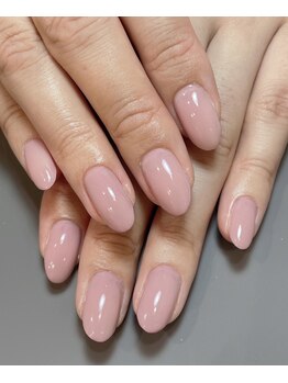 ラブリスタル(Loverystal)の写真/【派手なネイルが出来ない方にも◎】どんなシーンでも馴染む“上品×可愛い”デザインをご提案！