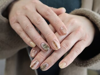シーズネイル 横浜店(She's nail)の写真/《仕事終わりに通いやすい♪》定額Art¥4500~21時迄営業★横浜駅徒歩５分【写真:初回オフ込¥7980】