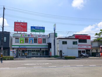 グラマラスプレジール 長町南店(glamourous plaisir)/【道案内】4.出てすぐ目の前に♪