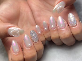 ベルフルール VIP店の写真/【理想のネイル実現】幅広く揃えた“パーツ”とトレンドに合わせた“新色”でデザイン・アートが楽しめる！