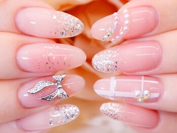 ディーネイル 四条烏丸(D-nail)の写真/■阪急烏丸駅・地下鉄四条駅2分■HANDもFOOTも税込¥3900~!■自店付け替えいつでも無料!