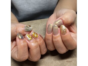 シルニー リム(Silny rim)/アシンメトリーニュアンスネイル