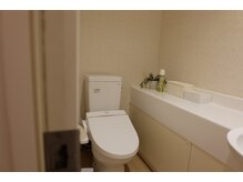 プライマル(PRIMAL)/化粧室