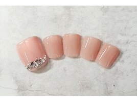 5600円　フットネイル