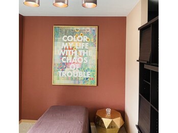 ブラジリアンワックスアンドマツエク グルック/個室空間での施術